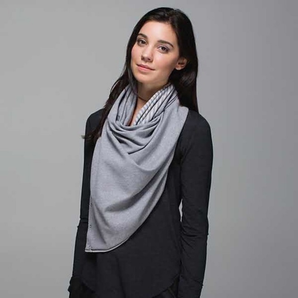Light gray, double sided vinyasa scarf